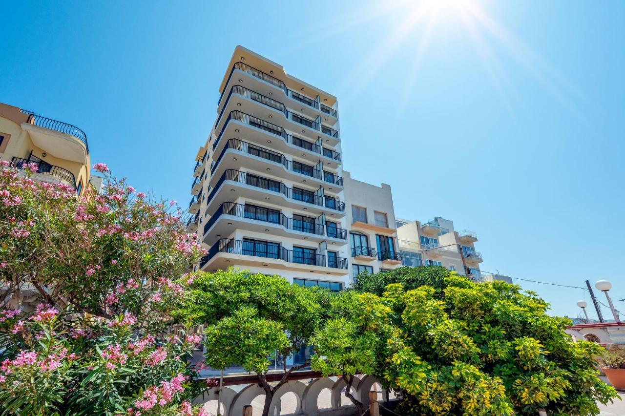 Islet Promenade Seafront Family Apartment With 2 Balconies By Getawaysmalta 圣保罗湾城 外观 照片