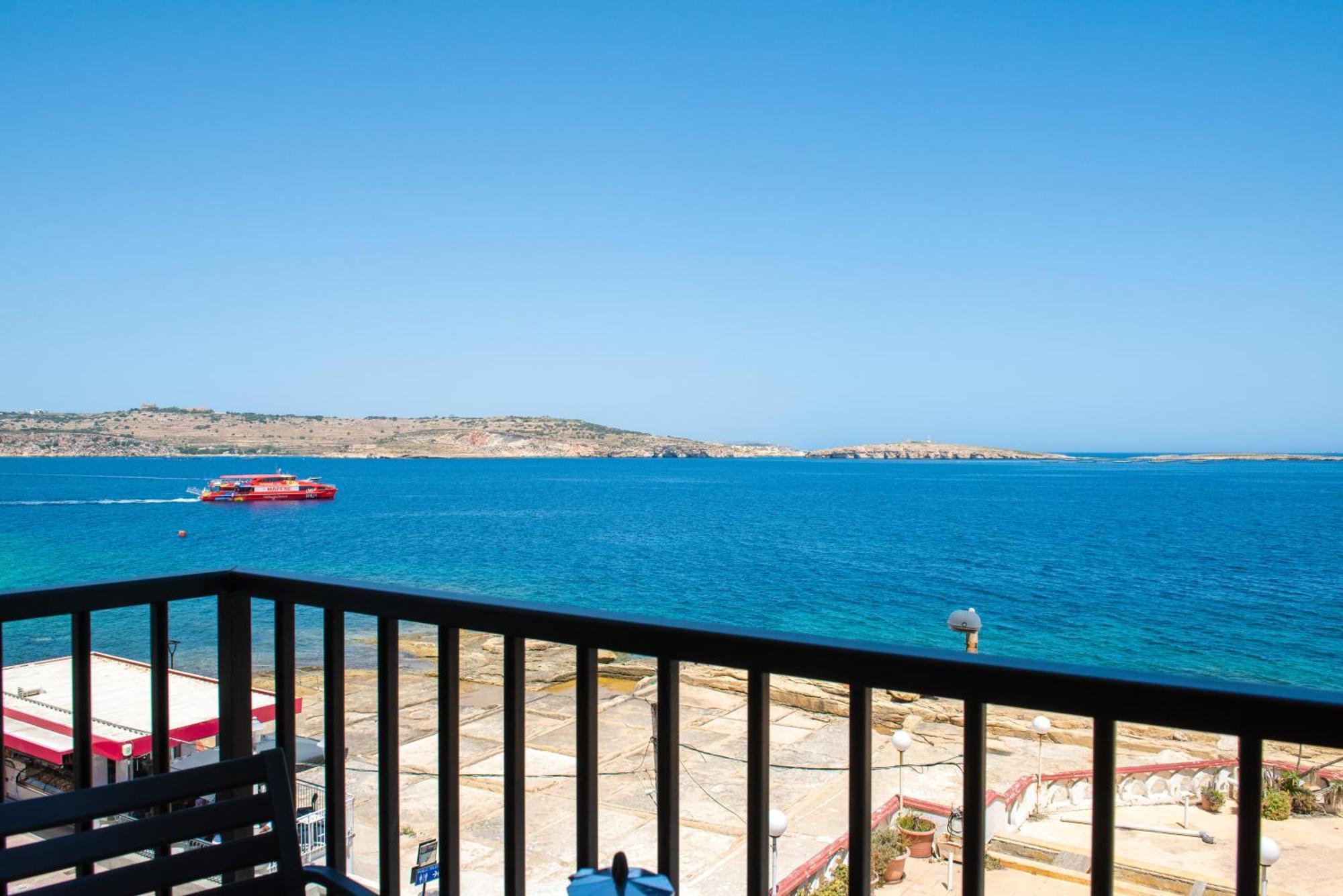 Islet Promenade Seafront Family Apartment With 2 Balconies By Getawaysmalta 圣保罗湾城 外观 照片